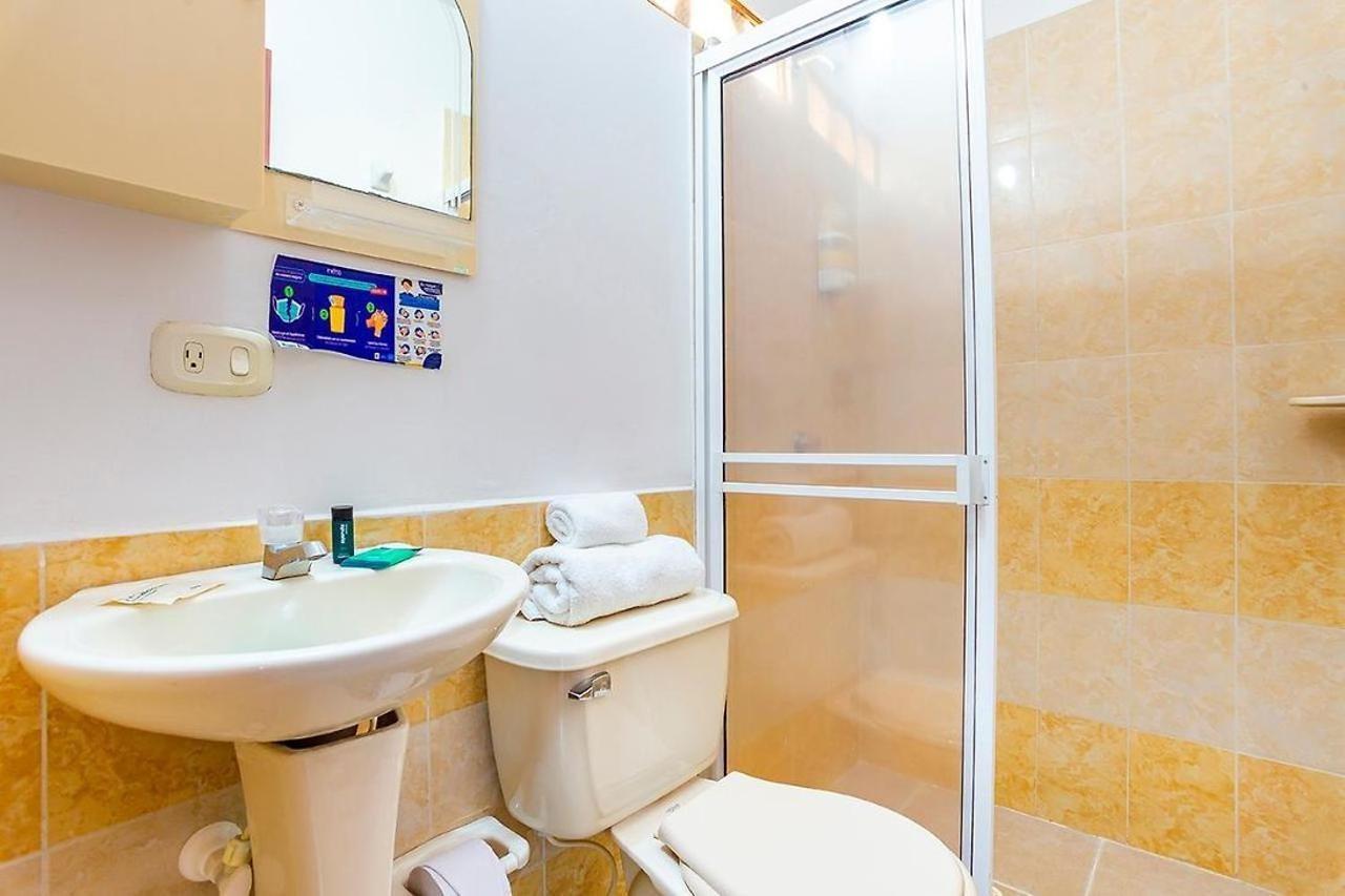 ホテル Ayenda Torre 2 Apartadó エクステリア 写真