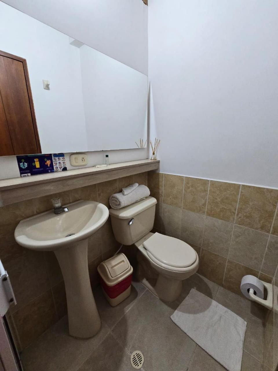 ホテル Ayenda Torre 2 Apartadó エクステリア 写真