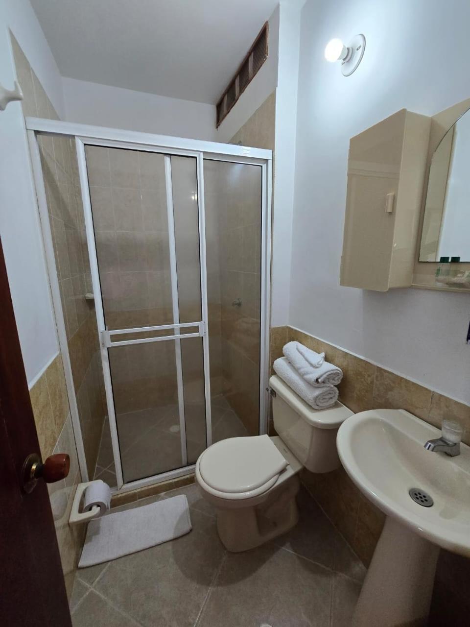 ホテル Ayenda Torre 2 Apartadó エクステリア 写真